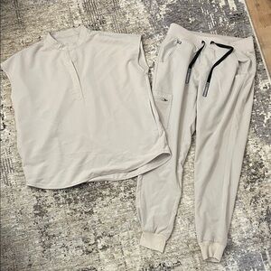 Figs Rafaela Top With Matching Jogger Bottoms